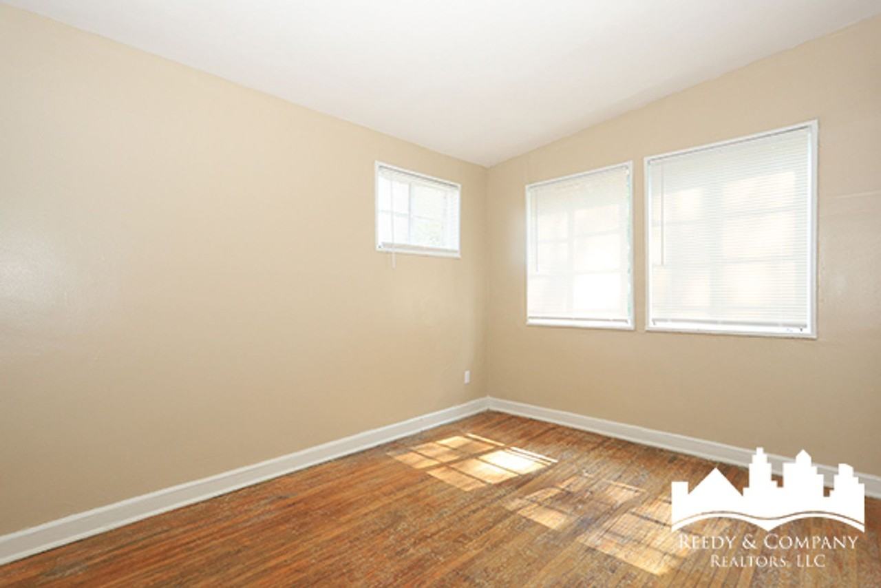 1080 N Evergreen St - Photo 5 of 12