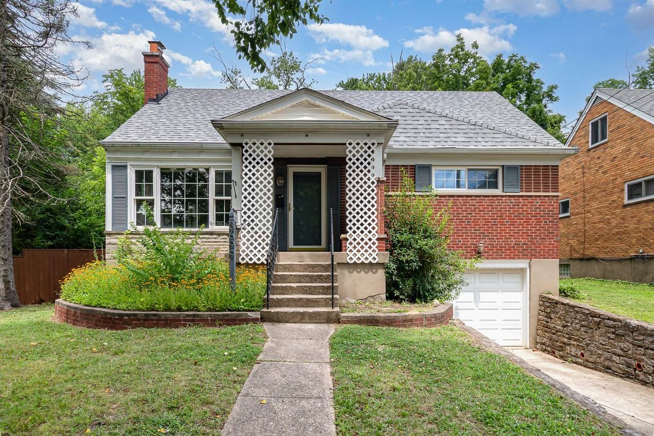 3699 Edgebrook Dr - Photo 3 of 27