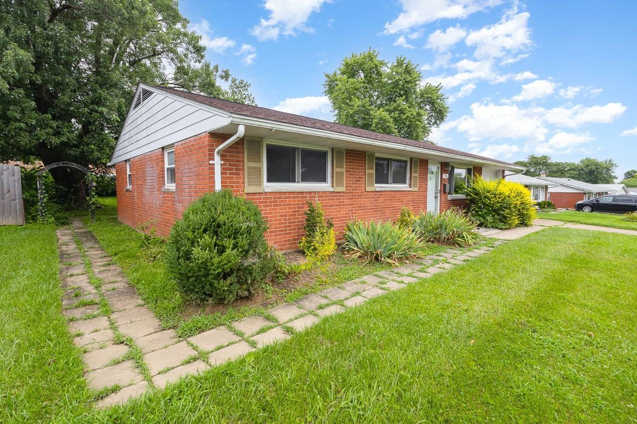 455 Rockford Dr - Photo 2 of 25