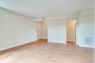 Mason Arms Apartments - Photo 1 of 1