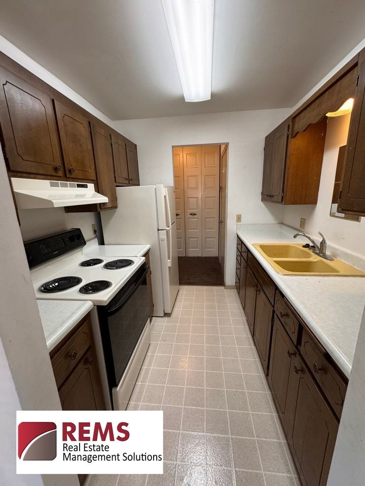 517 East Cook Street - Photo 3 of 11