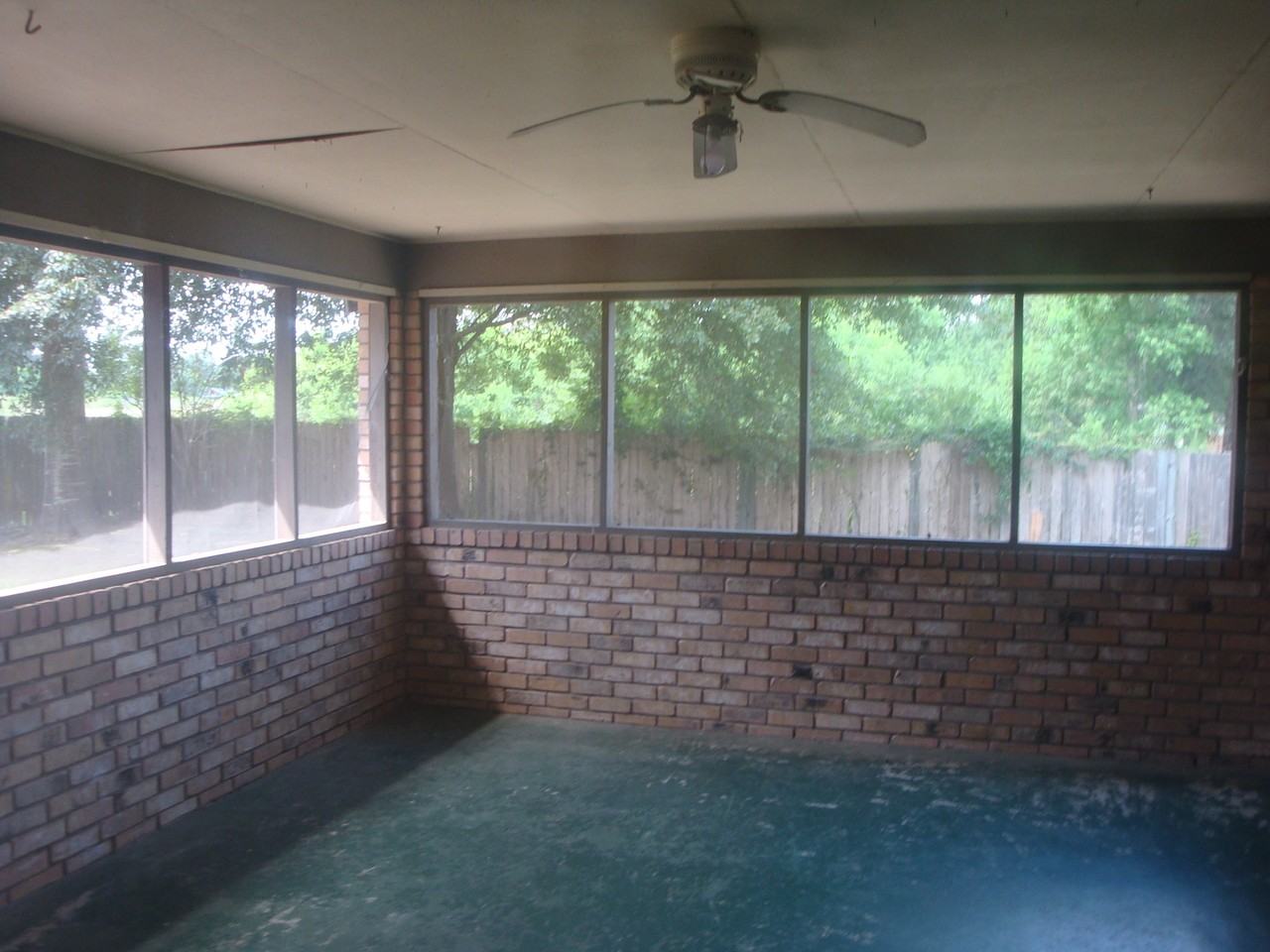 1504 Coach St - Photo 7 of 7