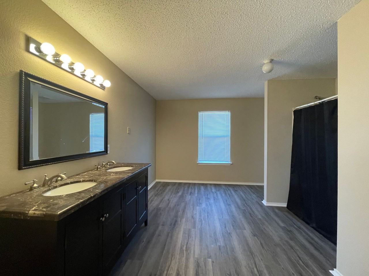 4855 Diamond Trace Trl - Photo 3 of 27