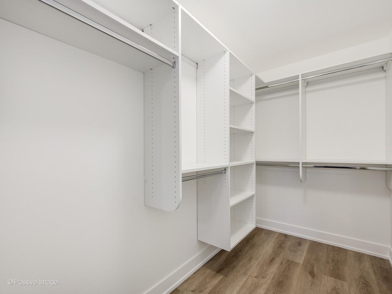 3950 South Indiana Avenue - Photo 5 of 50