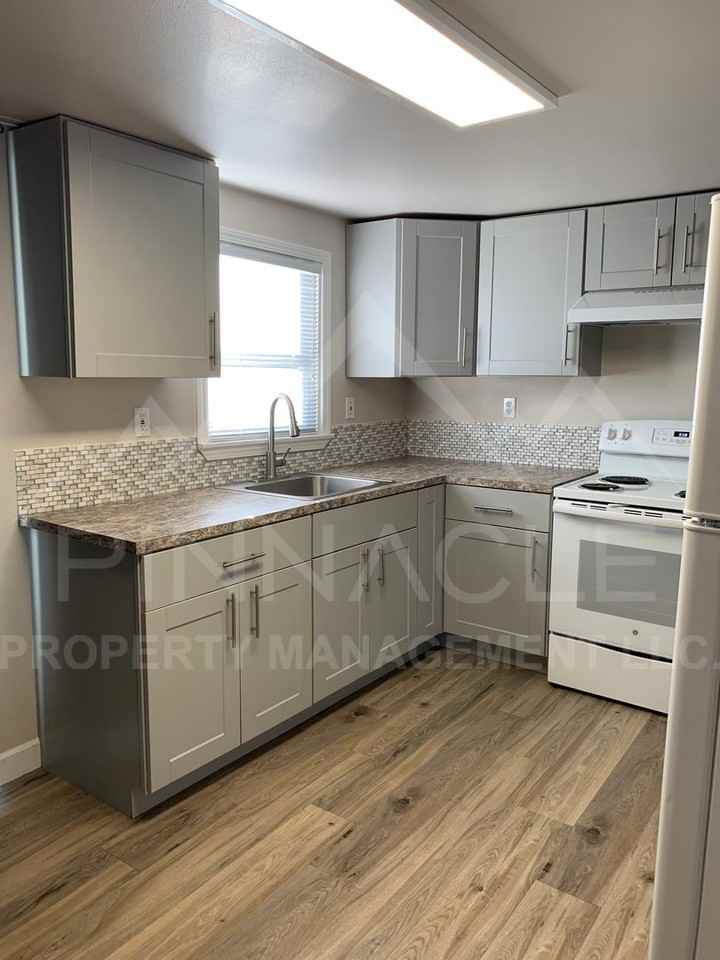 1215 Landon Ave - Photo 2 of 18