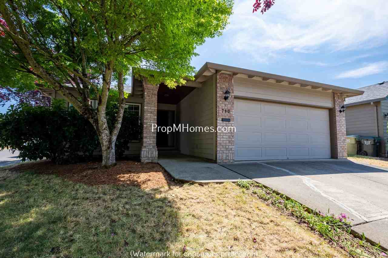 790 Sw 202nd Ter - Photo 2 of 22