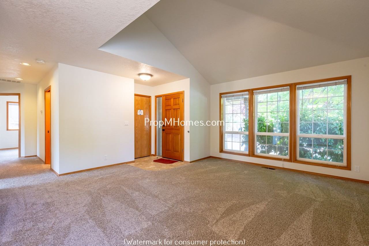 790 Sw 202nd Ter - Photo 3 of 22