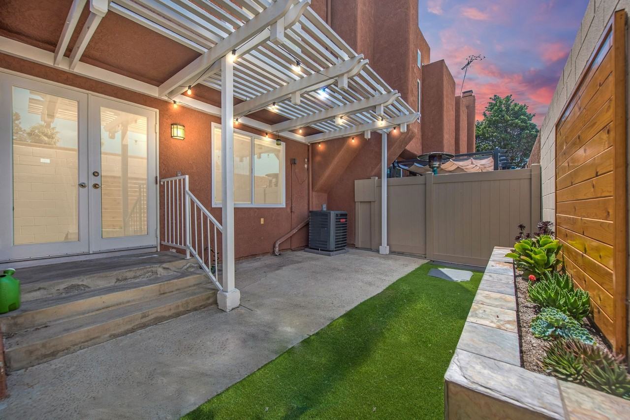 606 Terrace Cir - Photo 3 of 35