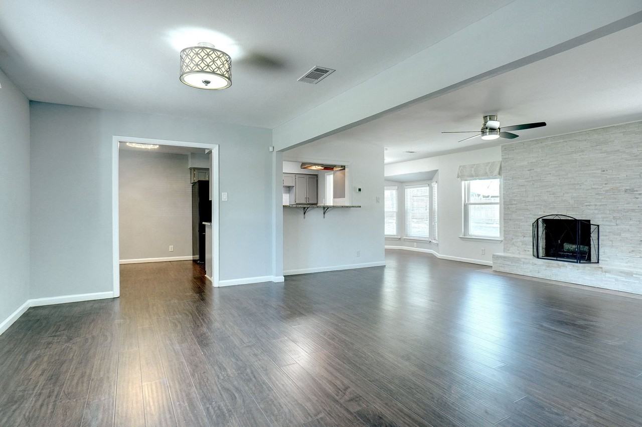 1104 Shady Pine Ct - Photo 3 of 18