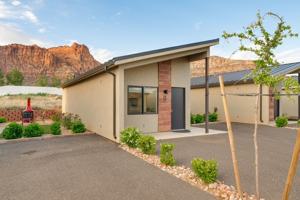 featured image of 840 N Maple St #5