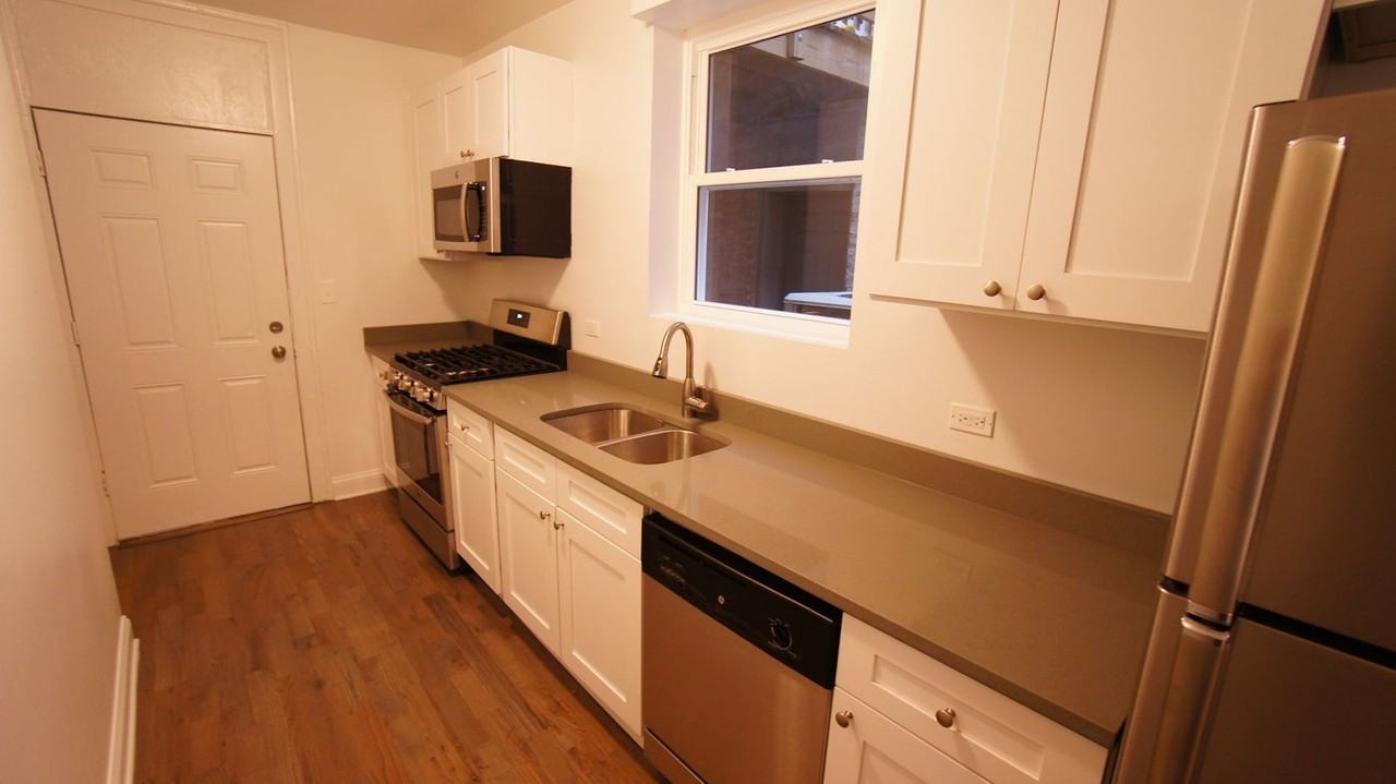 3533 West Fullerton Avenue, Unit 3 - Photo 2 of 13