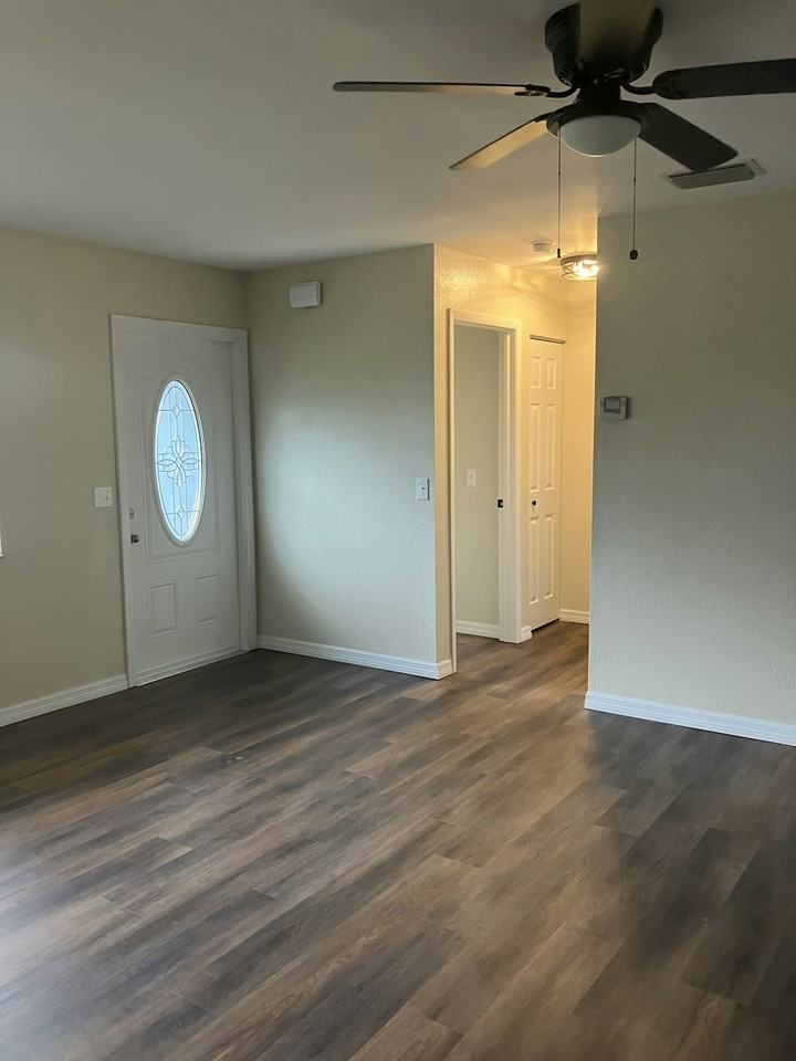 7570 Berwick Street, Unit Marshall - Photo 4 of 23