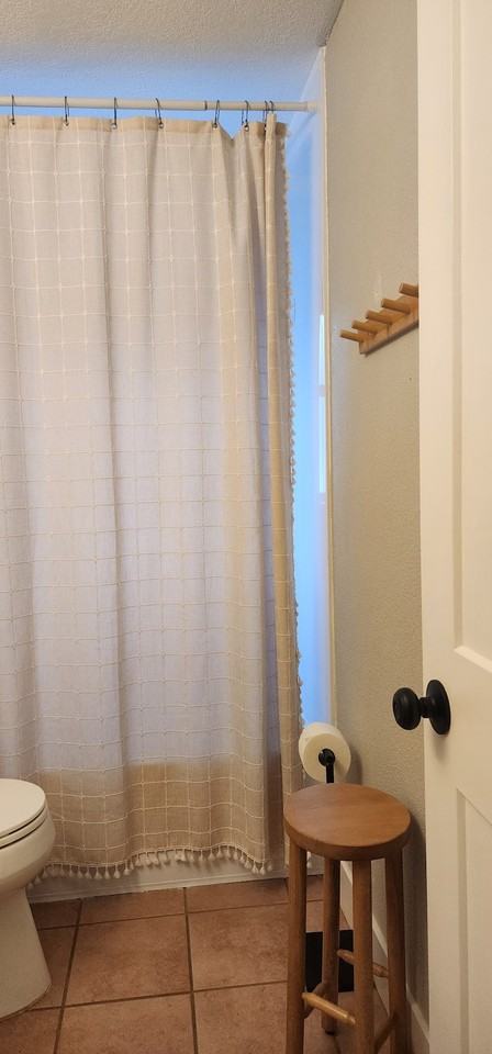 137 NE Monroe Cir N - Photo 4 of 9