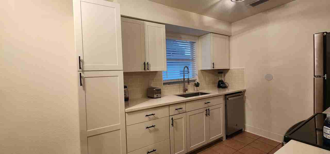 137 NE Monroe Cir N - Photo 5 of 9