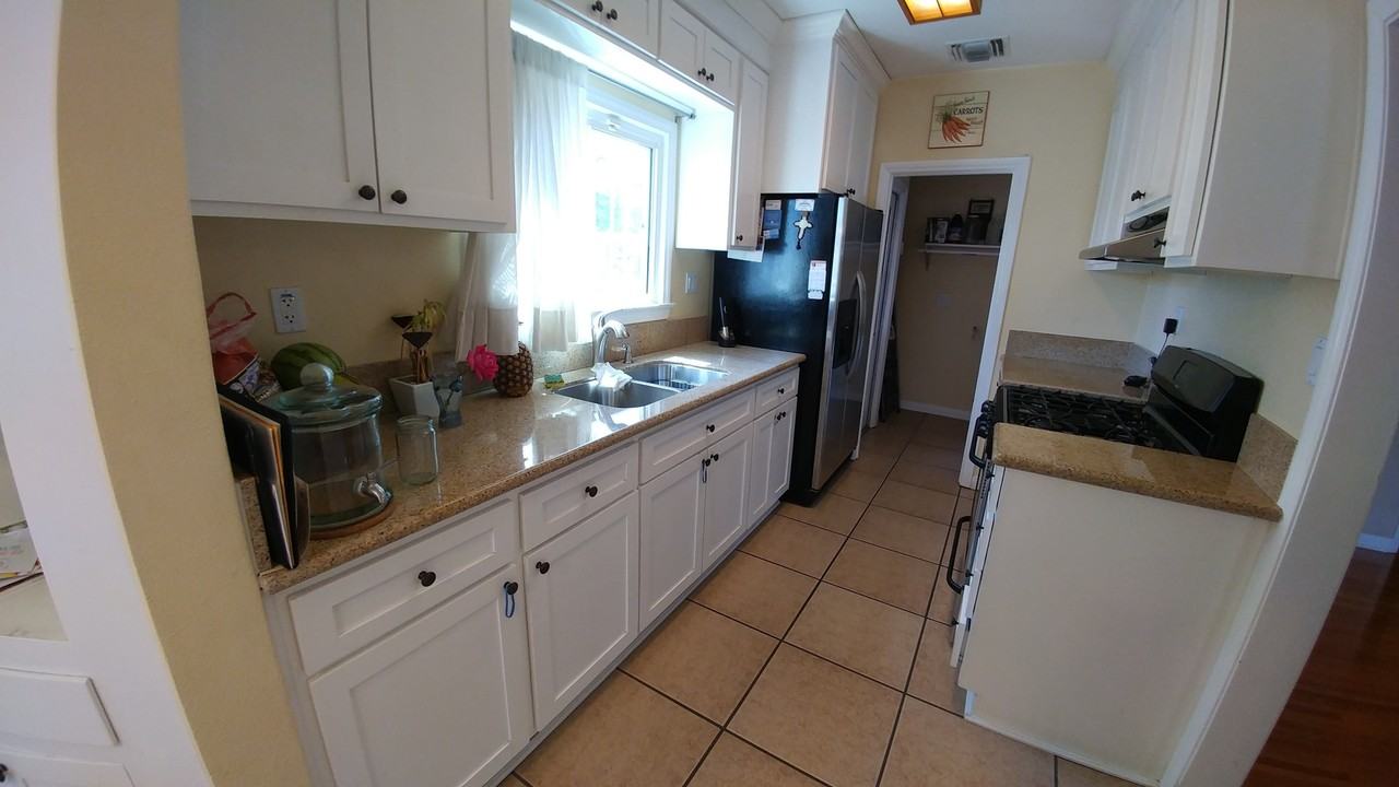 2545 Carmona Avenue - Photo 7 of 26