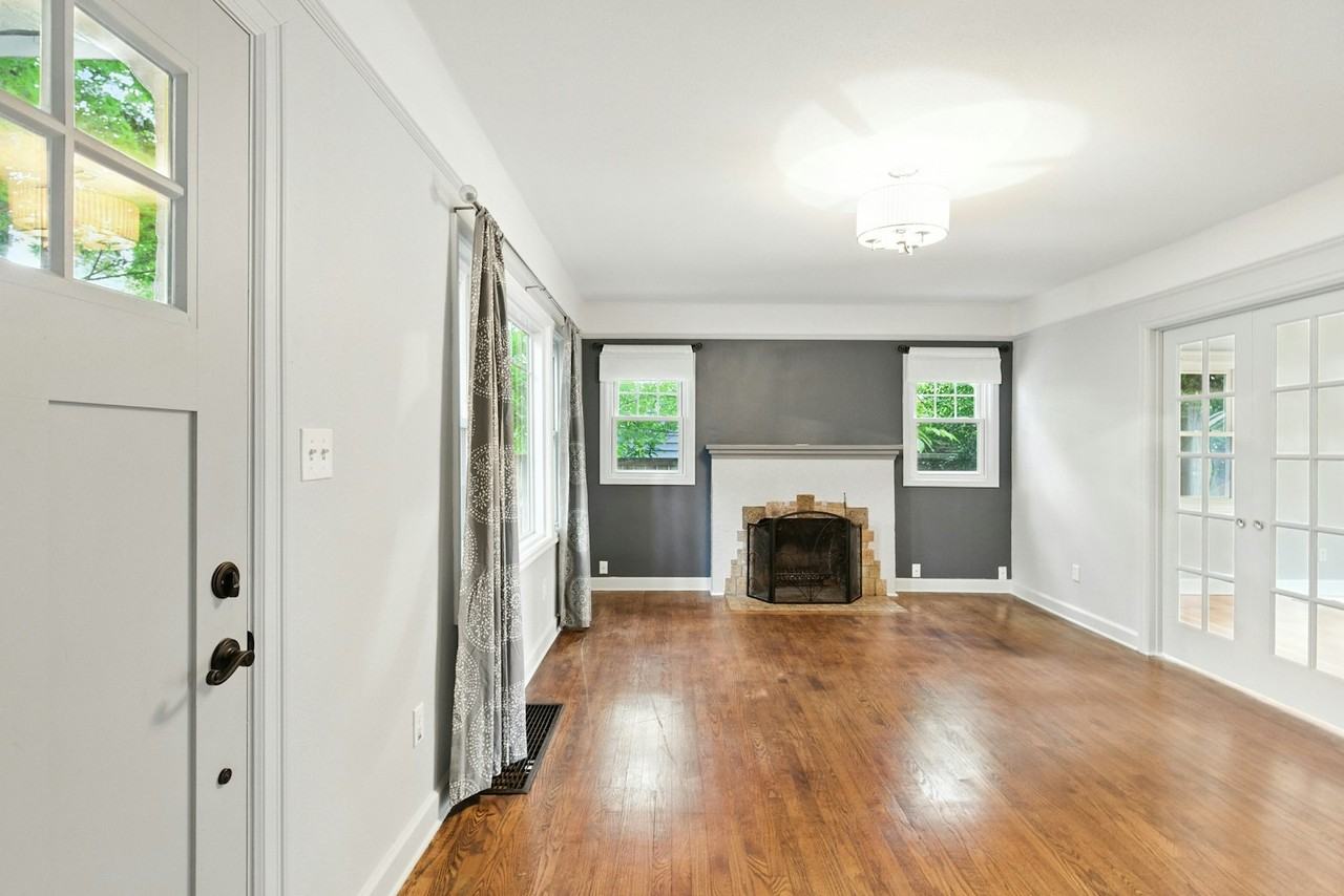 5806 Northeast 60th Avenue - Photo 5 of 33