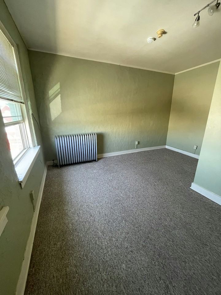 109 1/2 East 6th Street, Unit 6 - Photo 6 of 10