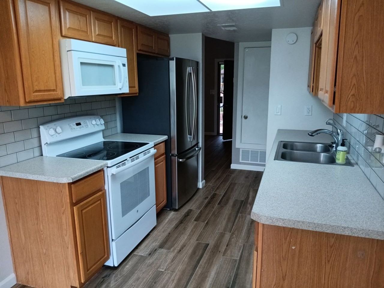 11129 Newcomb Ave Ne - Photo 3 of 20