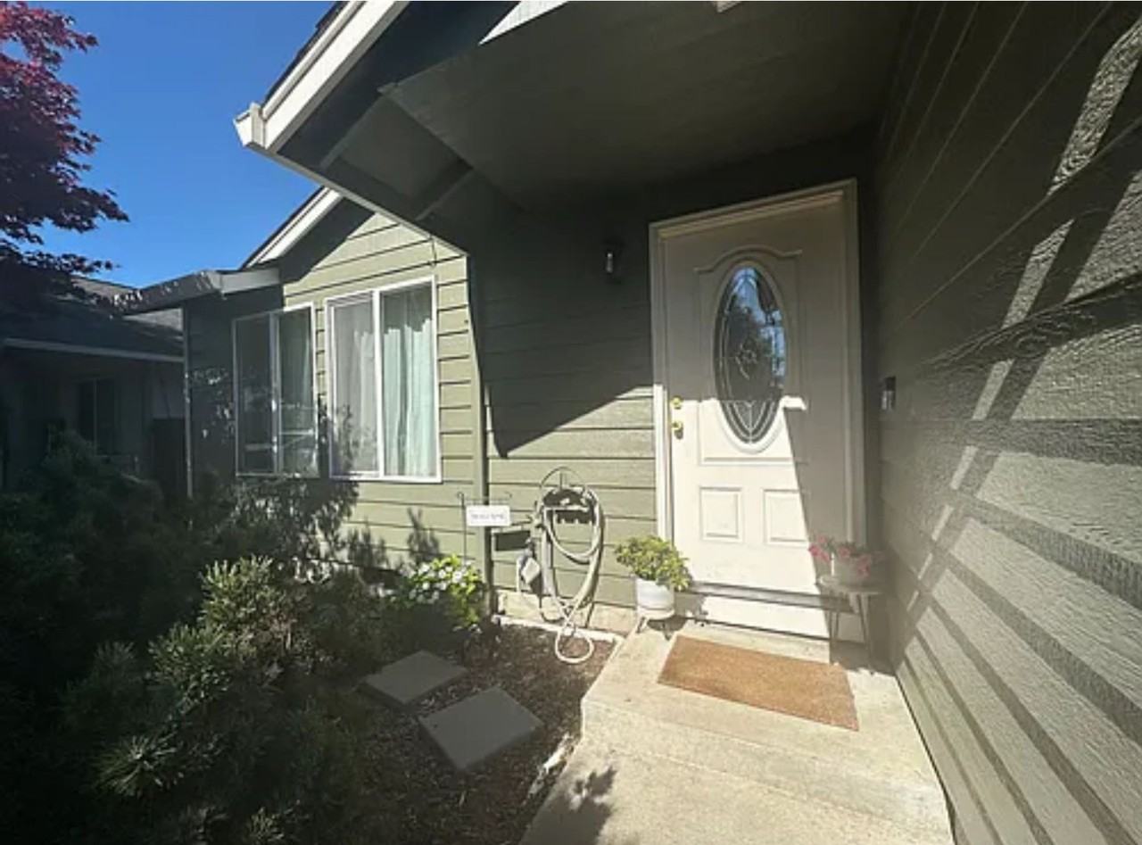 2520 Mount Vernon St Se - Photo 3 of 18