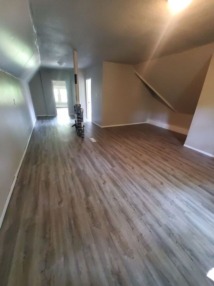1621 W Meinecke Ave - Photo 2 of 9