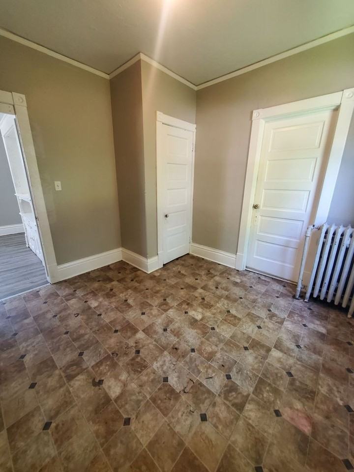 1621 W Meinecke Ave - Photo 5 of 17