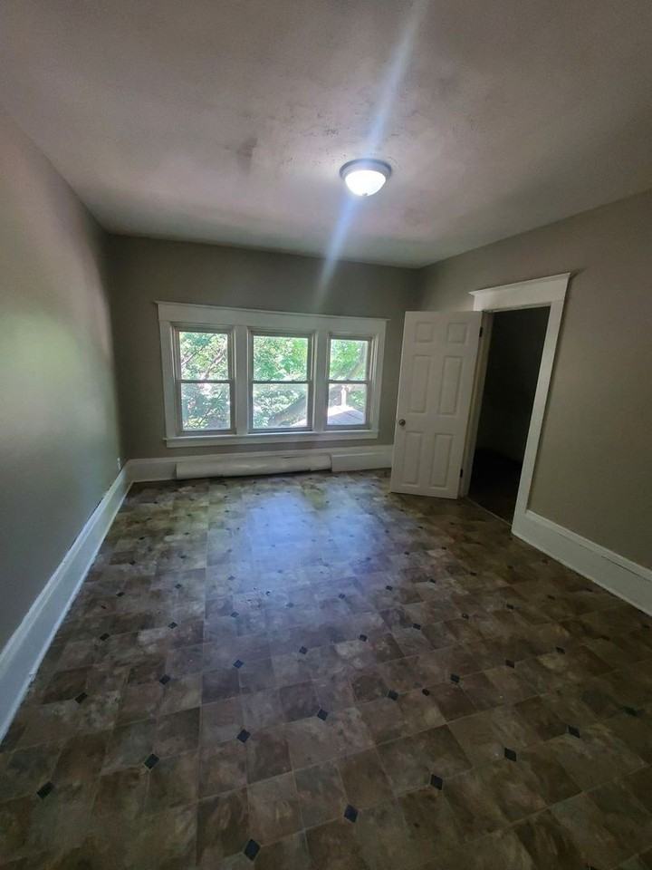 1621 W Meinecke Ave - Photo 6 of 17