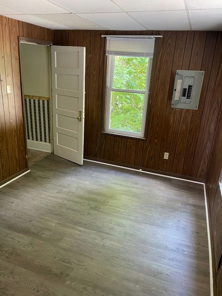 1101 College Avenue - Photo 3 of 6