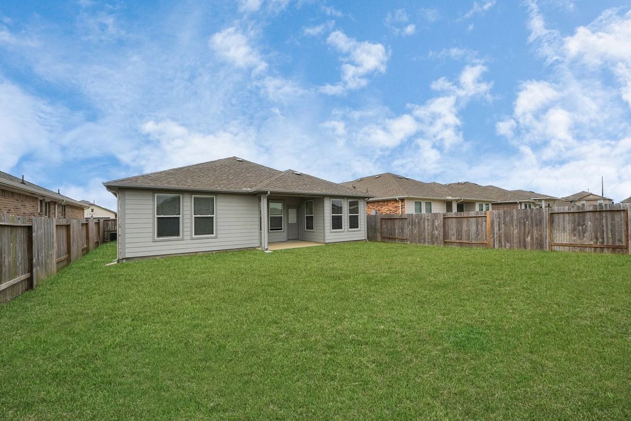 10519 Moon Valley Ln - Photo 6 of 48