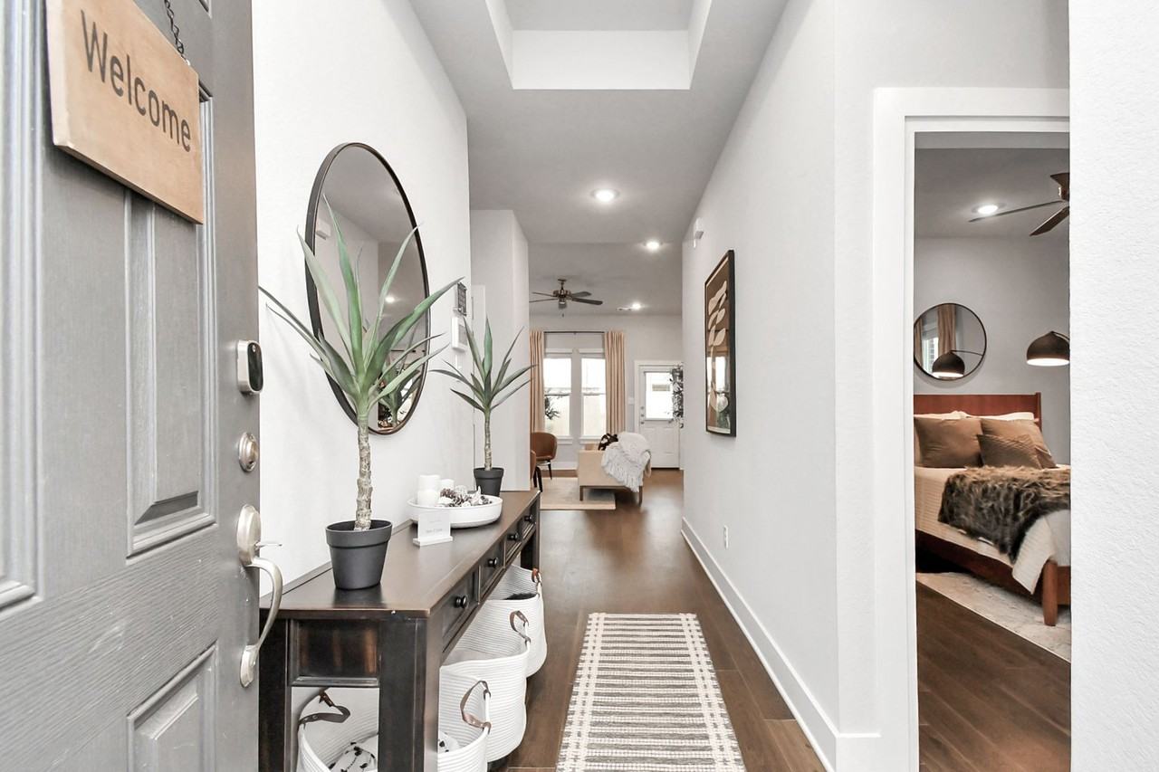 10519 Moon Valley Ln - Photo 4 of 50