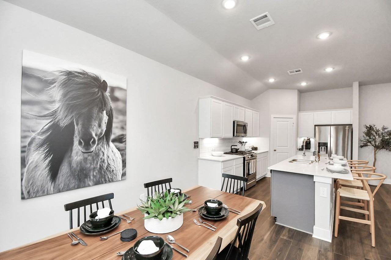 10519 Moon Valley Ln - Photo 2 of 50