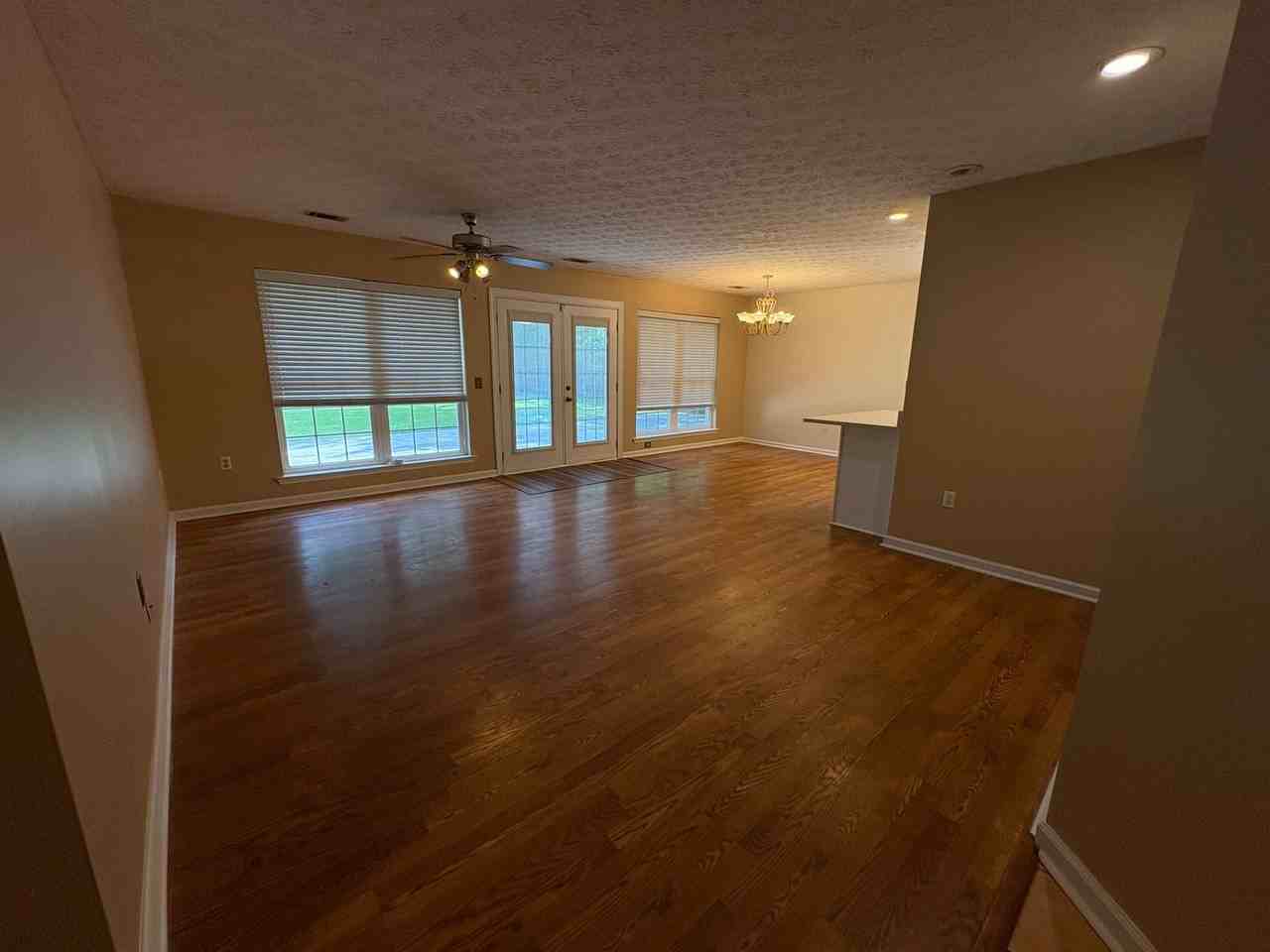 133 John Glenn Dr - Photo 3 of 16