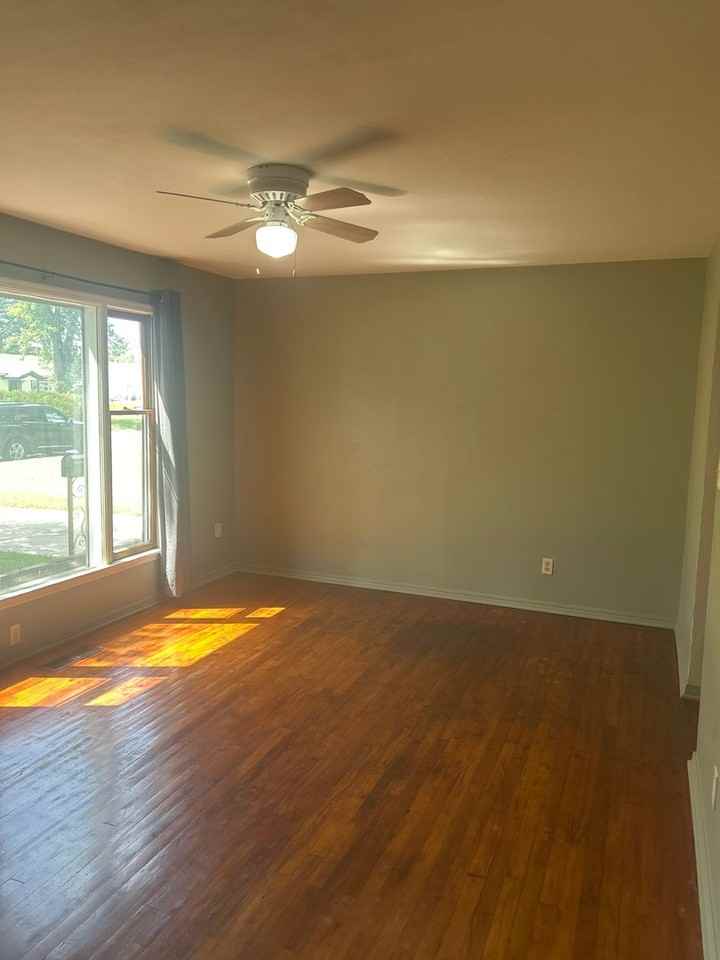 4428 S Osage Ave - Photo 3 of 18