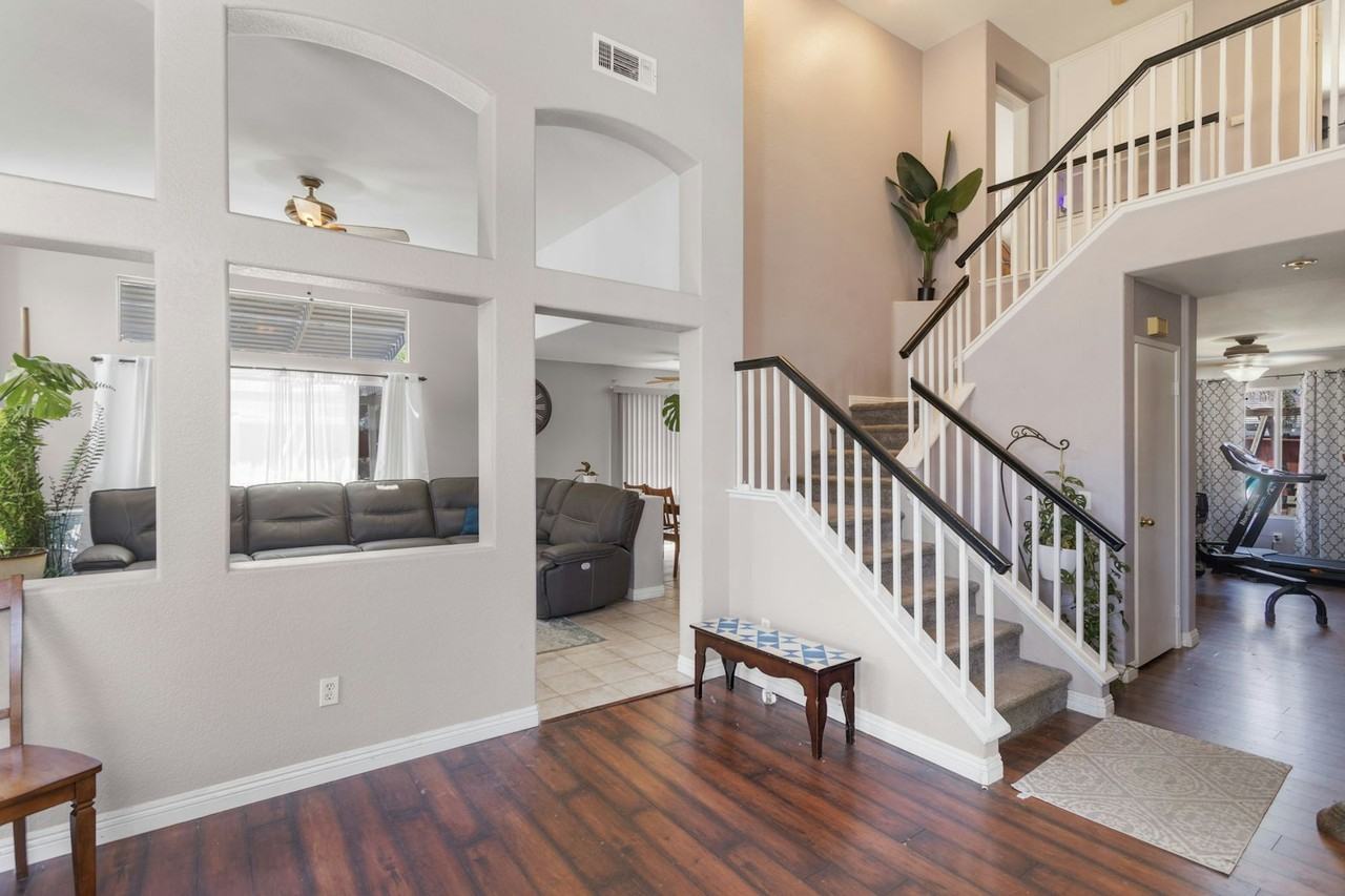 958 Stratford Way - Photo 7 of 34