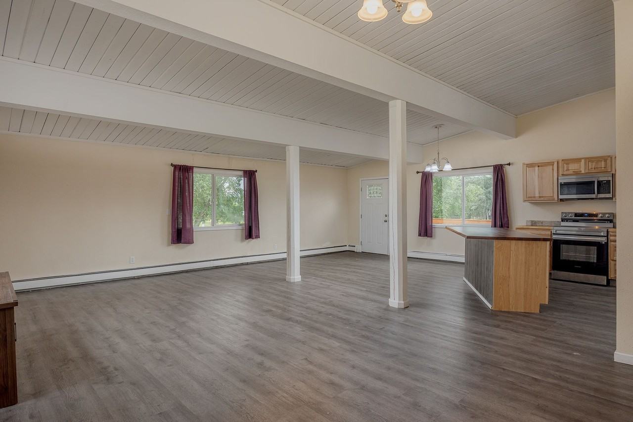 1516 Buttercup Street - Photo 4 of 13