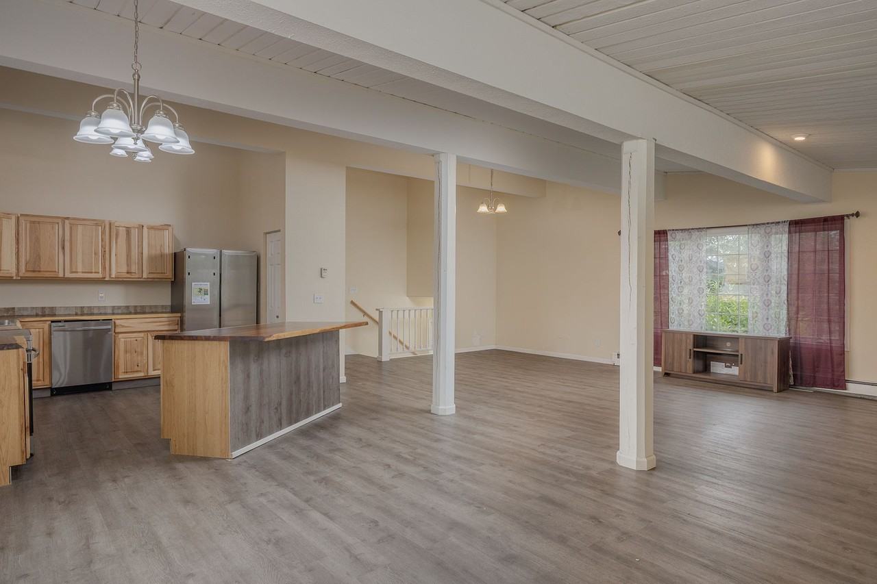 1516 Buttercup Street - Photo 5 of 13