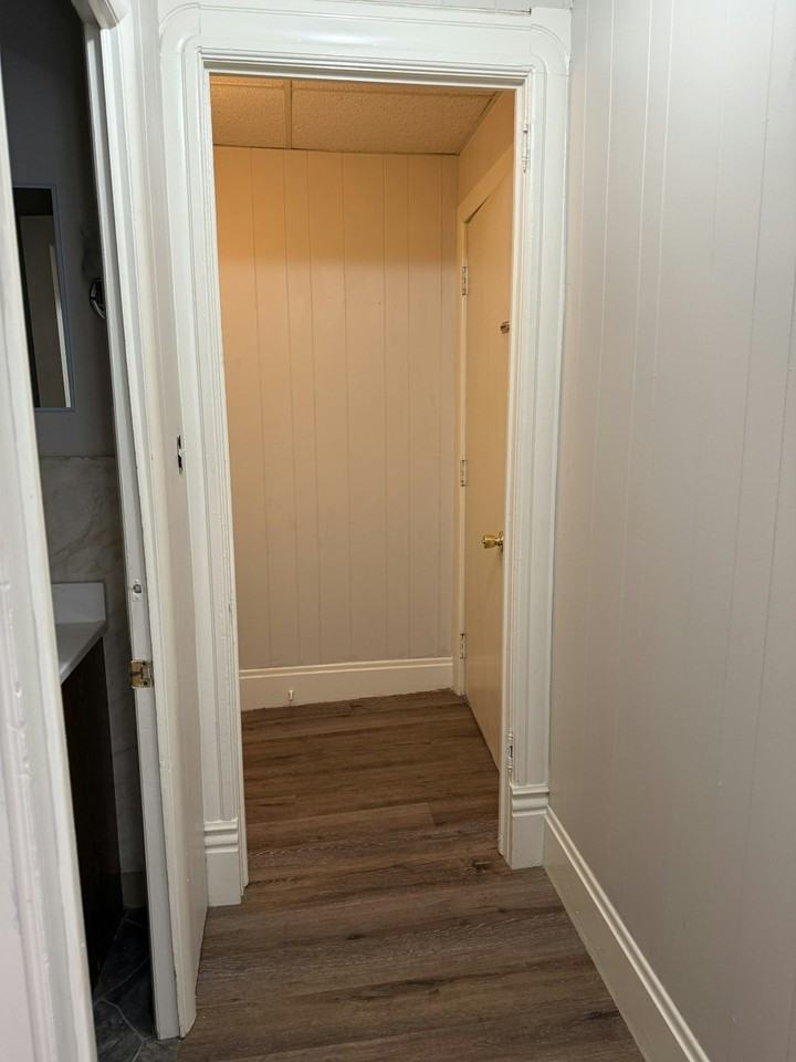 218 East Erie Street, Unit 2 - Photo 7 of 7