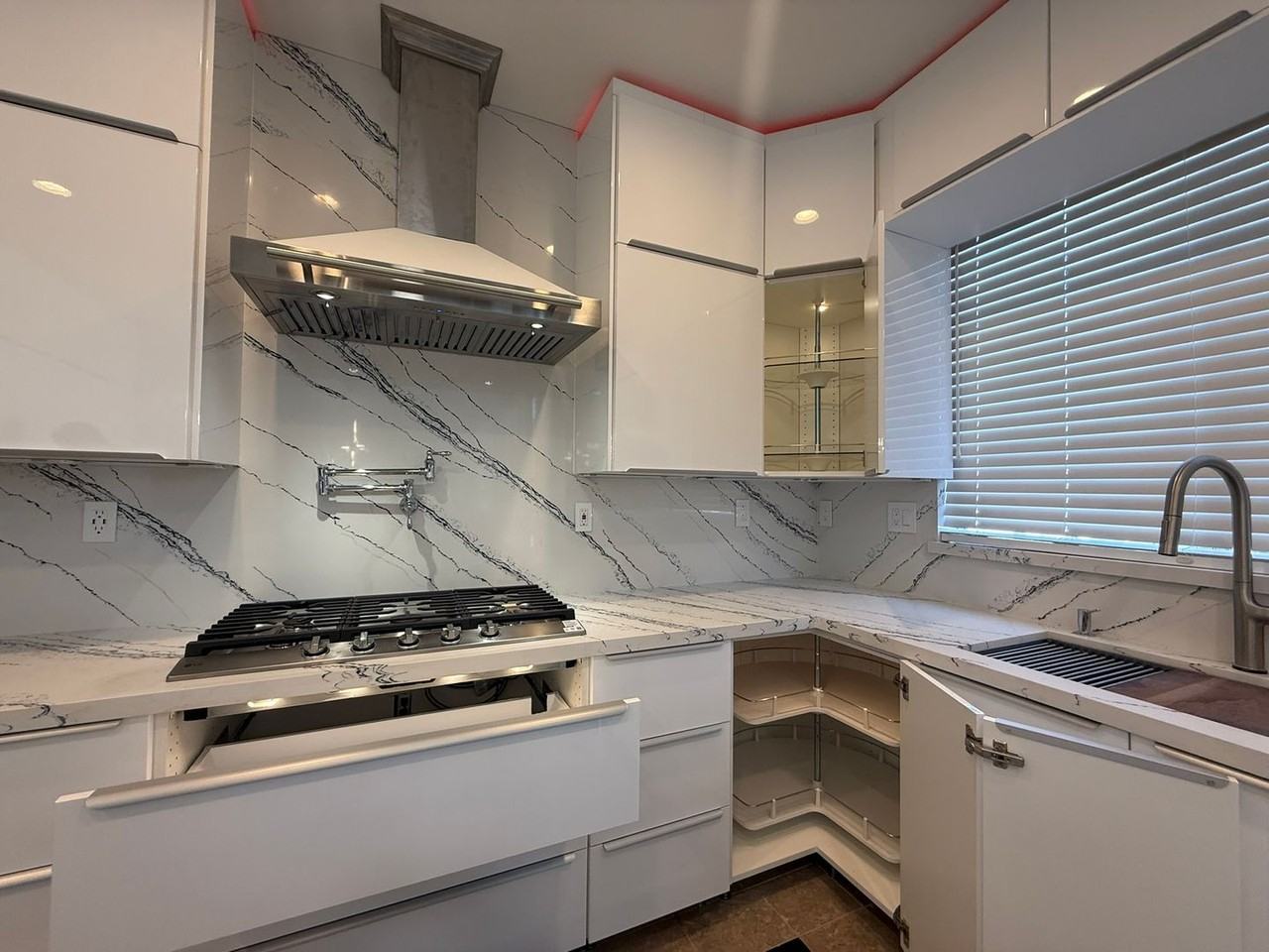 2005 Spruce Way - Photo 4 of 37