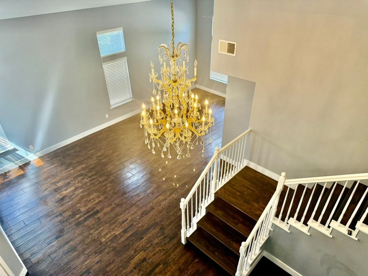 2005 Spruce Way - Photo 7 of 37