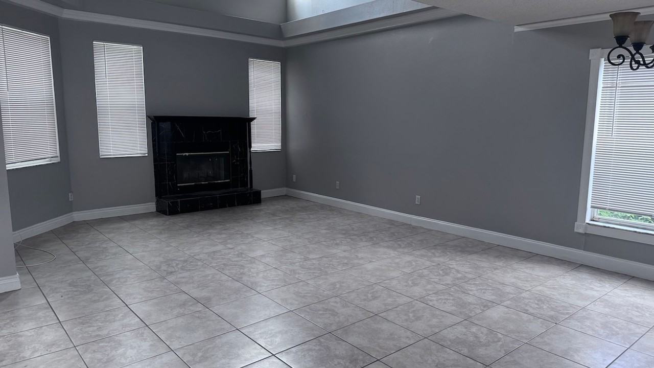 2645 River Ridge Dr - Photo 2 of 13