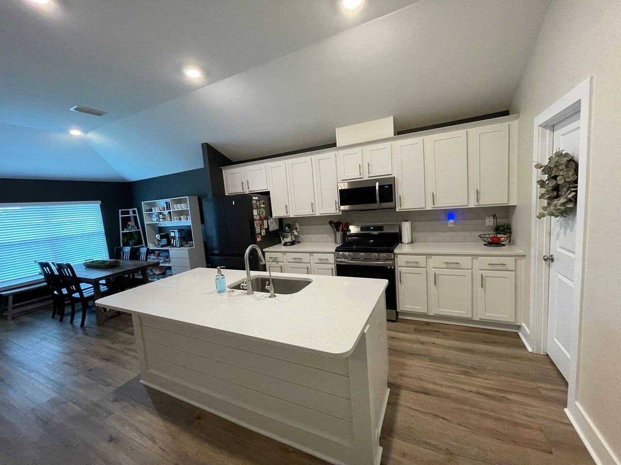 226 Bayou Bend Lane - Photo 3 of 33