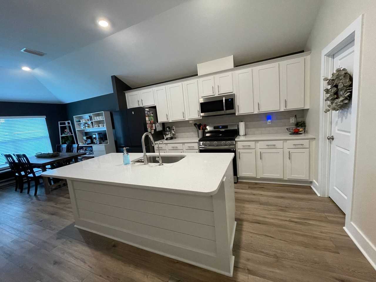 226 Bayou Bend Lane - Photo 4 of 33