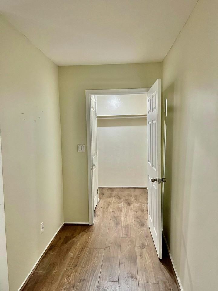 4580 55th Street - Photo 4 of 20