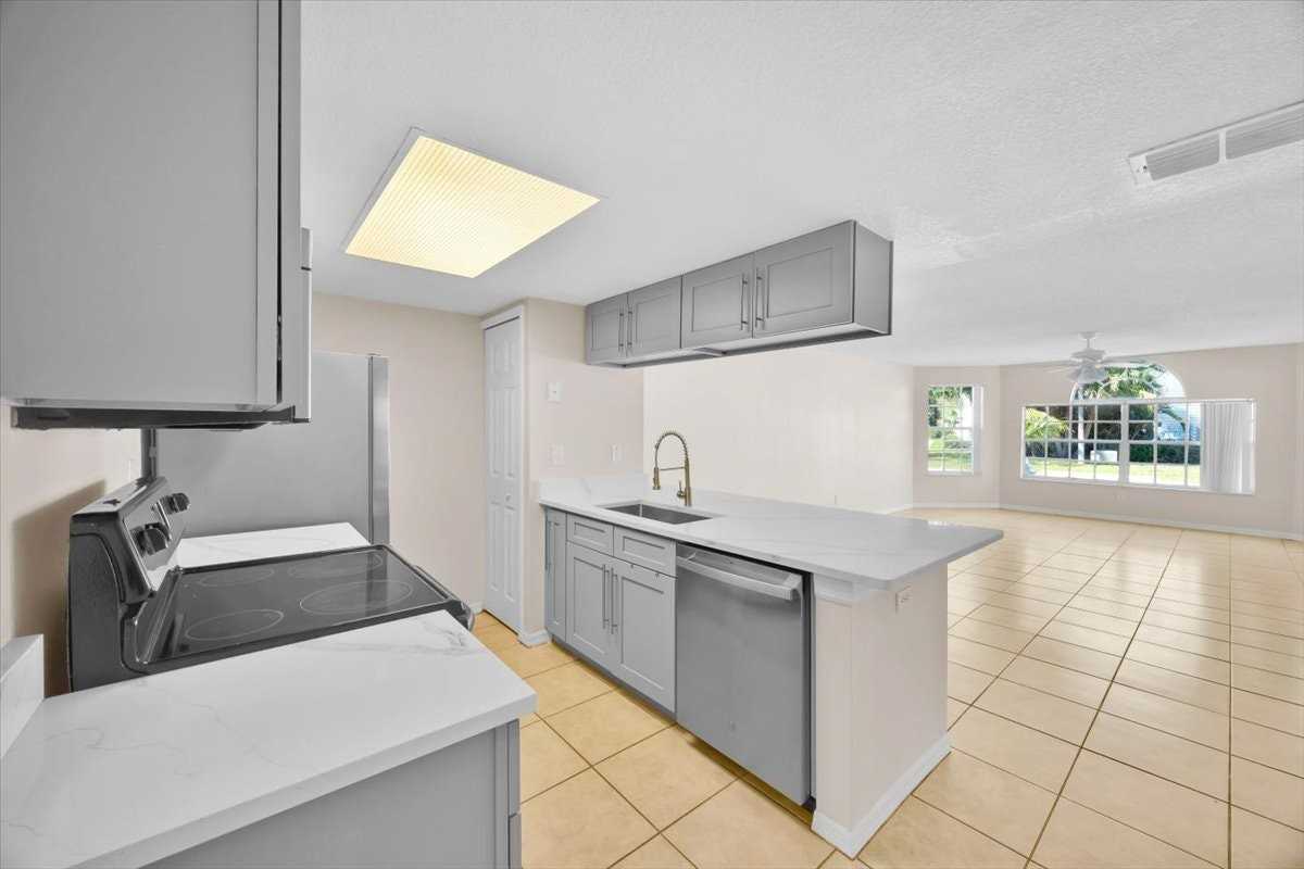 2035 Royal Bay Boulevard #47 - Photo 3 of 24