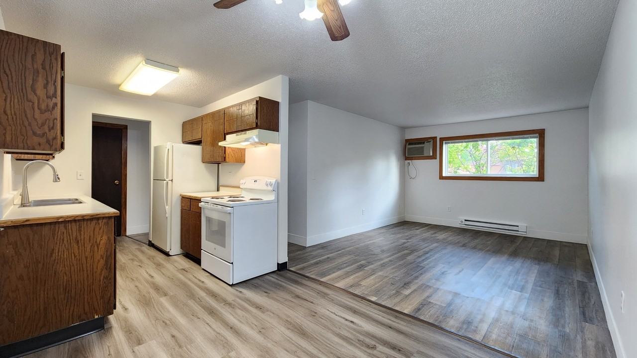 2421 20th Ave S - Photo 2 of 9