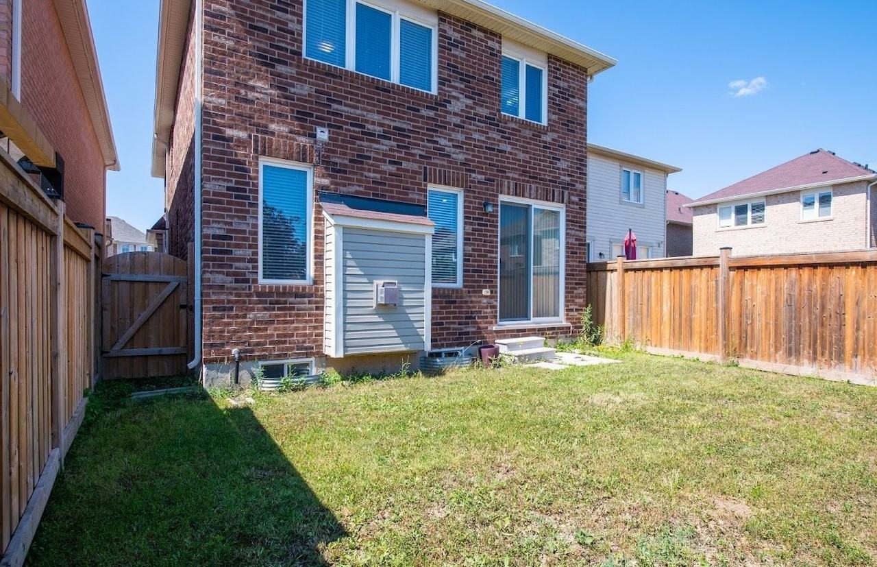 318 Gleave Terr - Photo 2 of 18