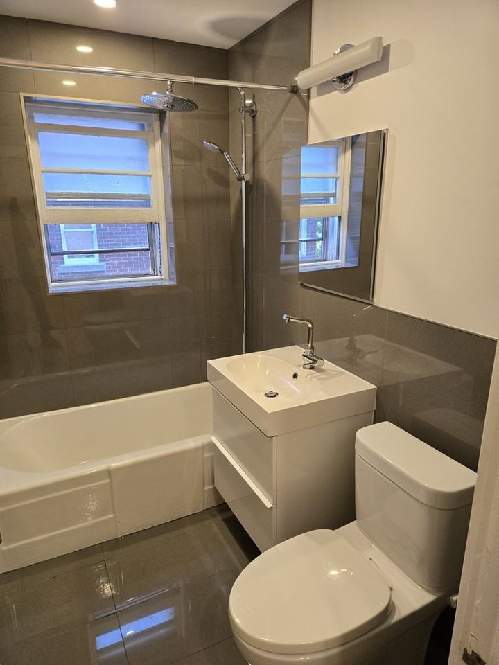 5740 Av De Darlington