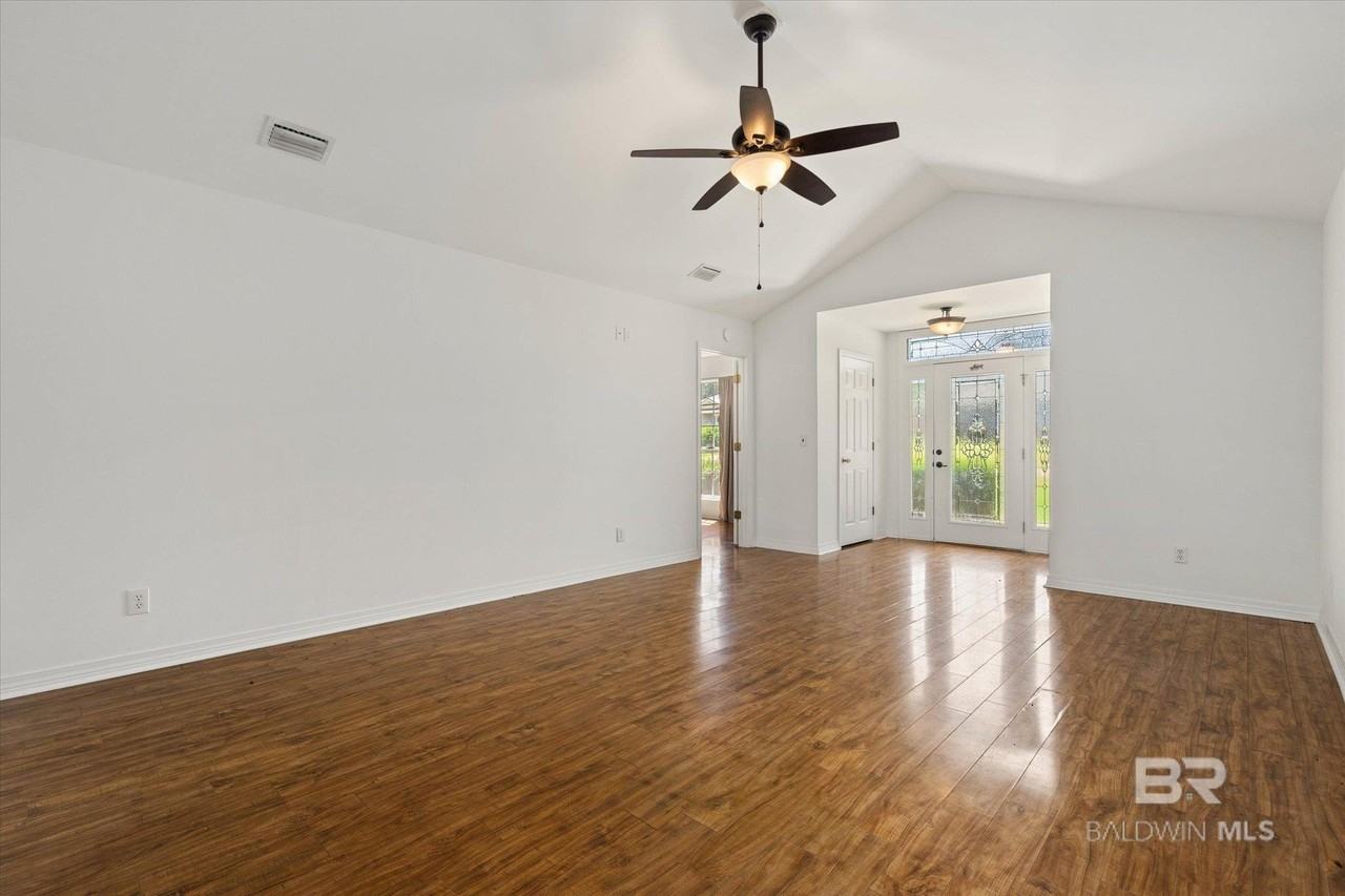 15982 Pecan View Dr - Photo 4 of 21