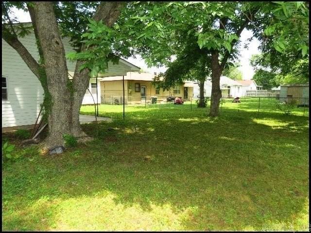 5212 Lynch Dr - Photo 4 of 18