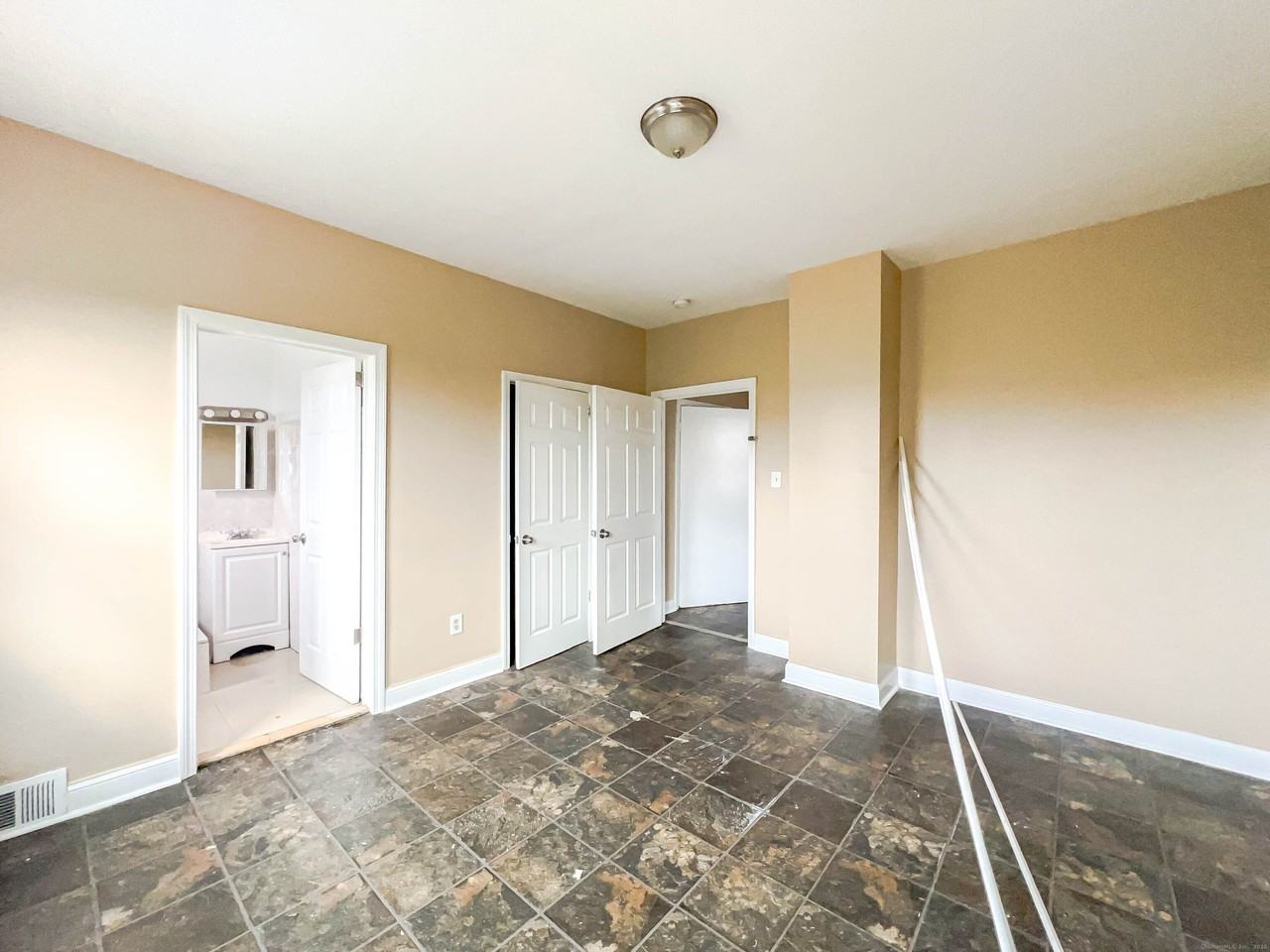 45 Ridge Ave #2FL - Photo 5 of 11