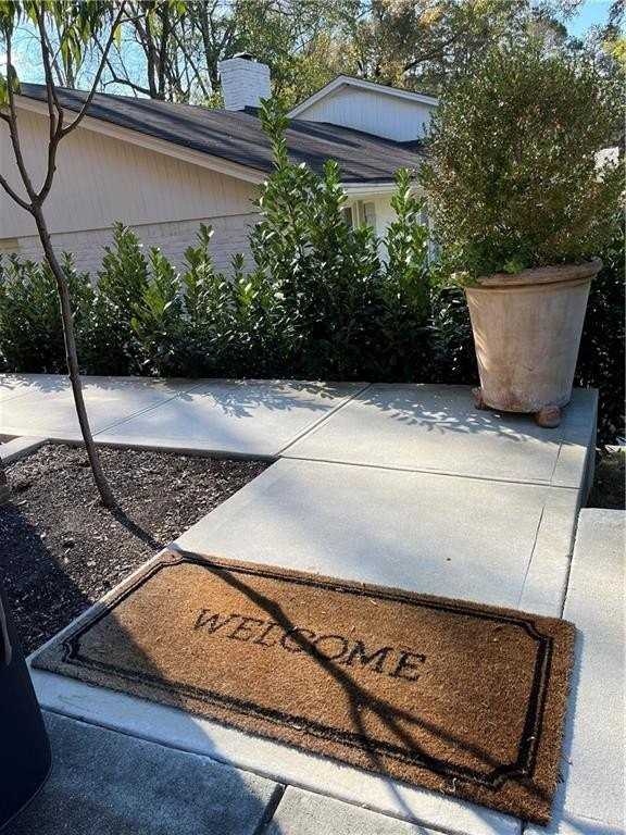 2523 Sharondale Dr Ne #B - Photo 2 of 34